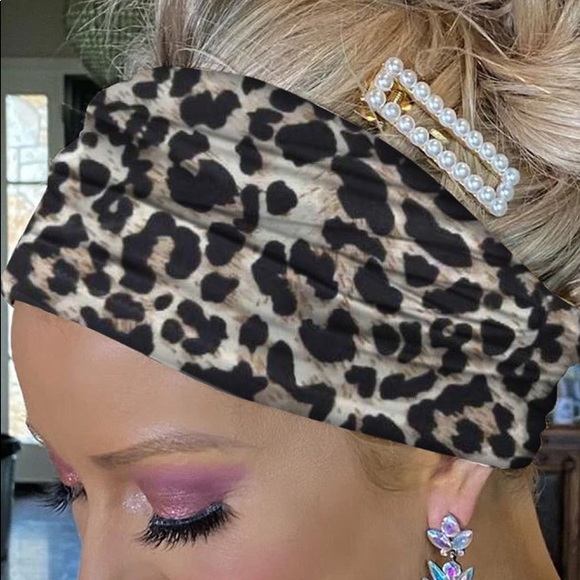 Leopard accessory bundle! - Picture 2 of 3